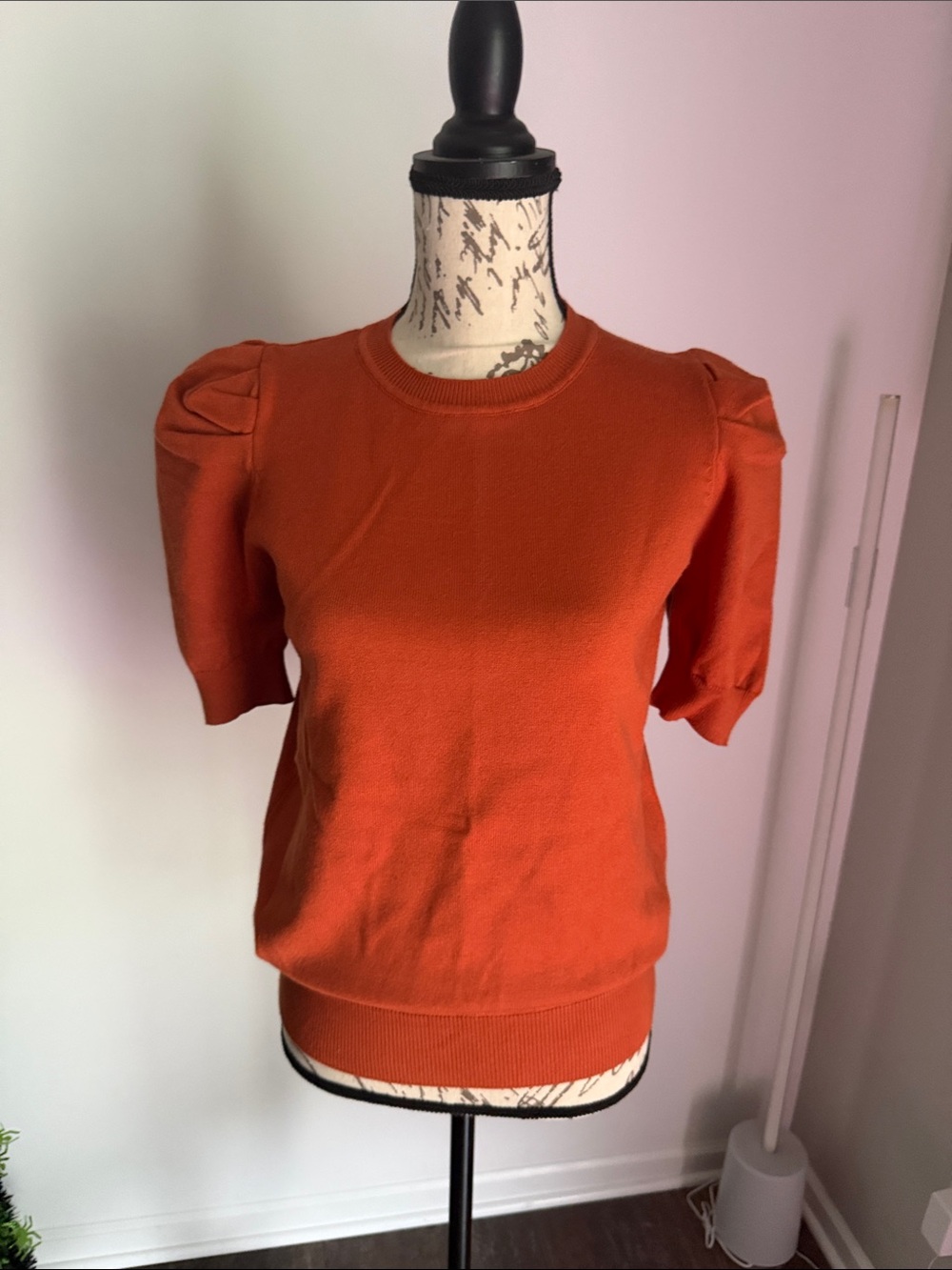 Vine & Love Short Sleeve Puff Shoulder soft sweater Sz L